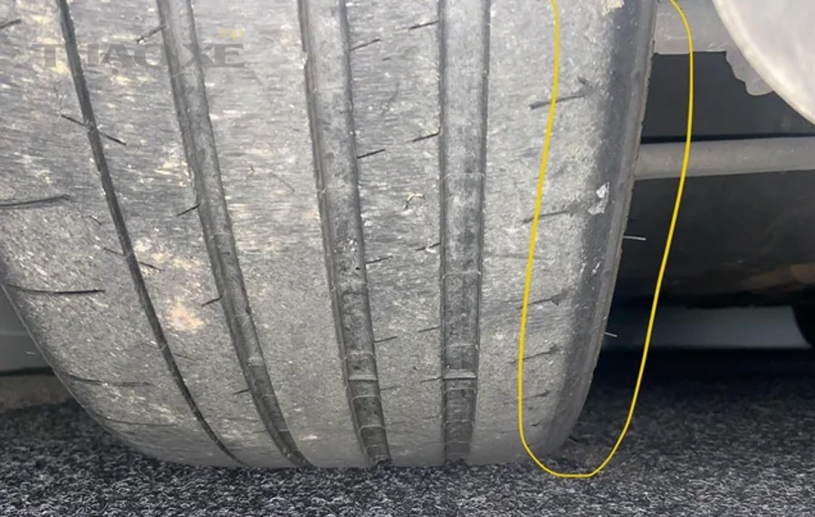 Quy trình chẩn đoán mòn lốp không đều do sai góc đặt chuẩn garage