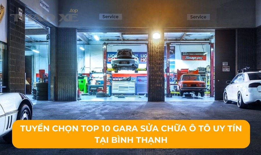 kỹ thuật viên gara ô tô tư vấn phụ tùng và báo giá cho khách hàng