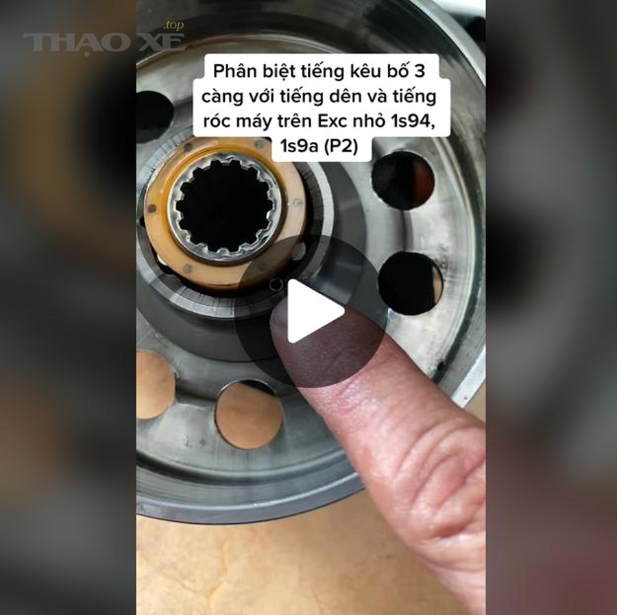 Gầm xe ô tô và các vùng có thể truyền âm thanh lạ
