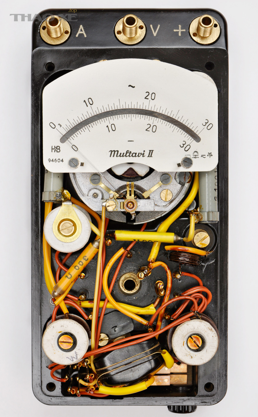 Đồng hồ số dùng để đo nguồn và kiểm tra mạch điện 12V trên ô tô