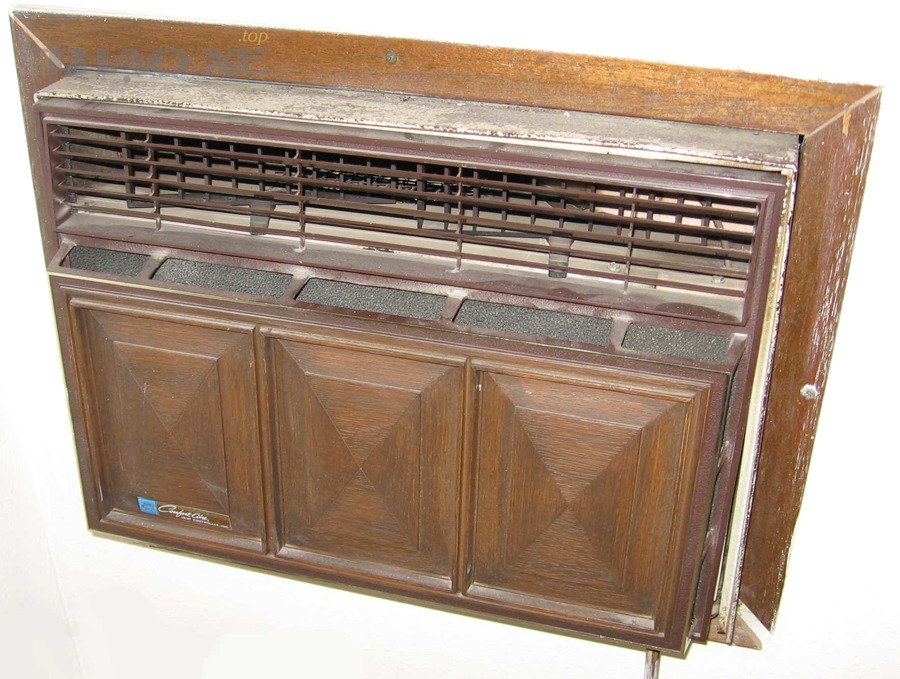 Bên trong cụm điều hòa với các bộ phận cần vệ sinh