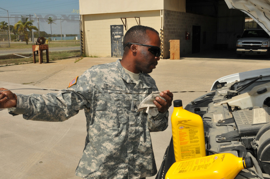 Soldier check vehicle DVIDS256514