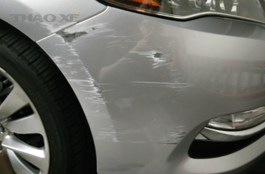 Có những mức độ trầy xước ô tô nào cần phân loại trước khi xử lý?