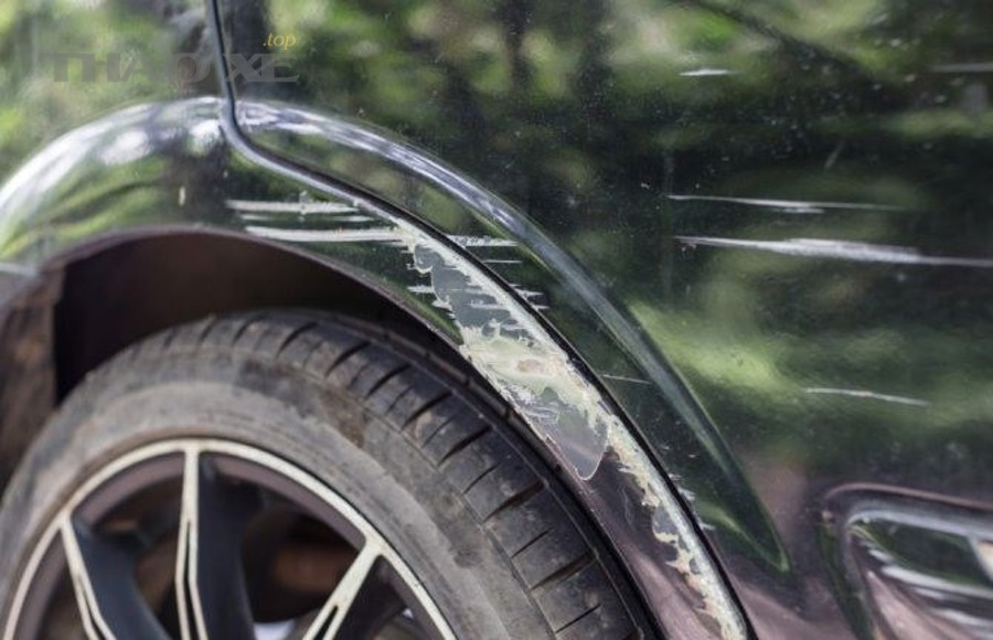 Chủ xe cần lưu ý gì để xử lý trầy xước ô tô an toàn và không làm tình trạng nặng hơn?