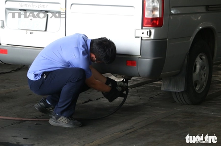 Checklist kiểm tra đèn lốp phanh và giấy tờ trước khi đăng kiểm ô tô