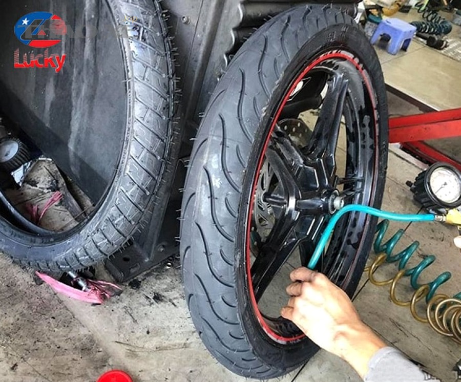 Áp suất lốp trước và sau khác nhau thế nào mới đúng chuẩn?