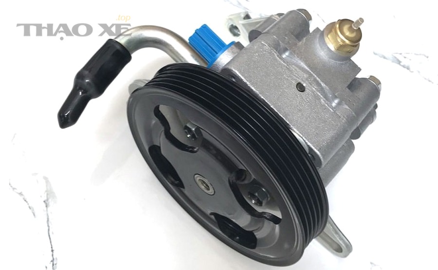 Bình dầu trợ lực lái và nắp châm dầu trợ lực