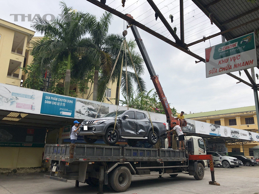 Ngập nước và nguy cơ xe bị thủy kích cần chở sàn về gara