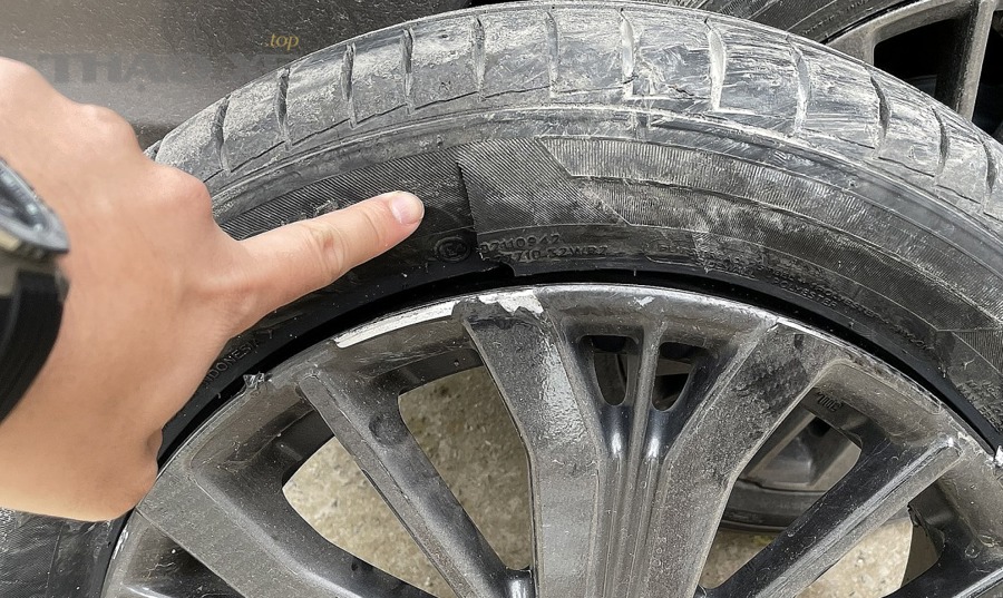 Đồng hồ đo áp suất lốp giúp kiểm tra nhanh trước khi chẩn đoán sâu