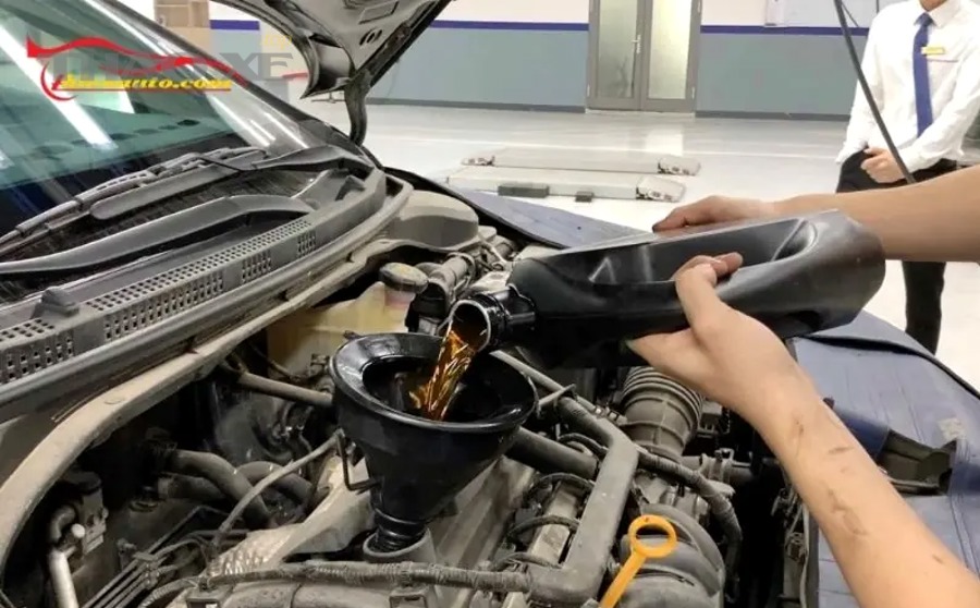 Điều kiện sử dụng nào khiến chu kỳ thay dầu hộp số phải rút ngắn?