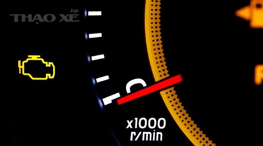 Biểu tượng đèn check engine trên bảng đồng hồ ô tô