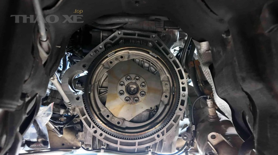 Vì sao hộp số trễ số lại làm xe bị giật?
