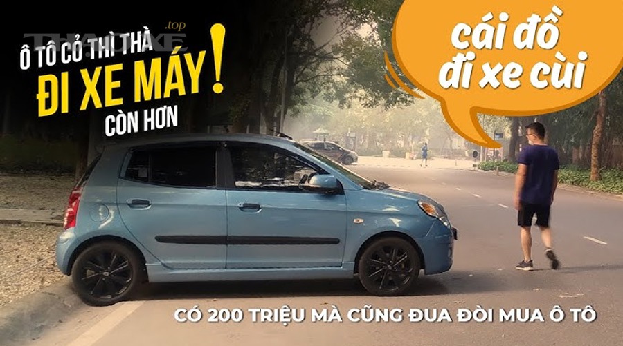 Khoang máy xe cũ cần kiểm tra dầu nước làm mát và dây điện