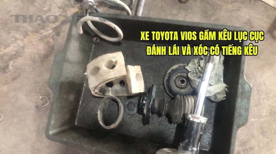 Kiểm tra hệ thống treo trước và rotuyn lái trên ô tô