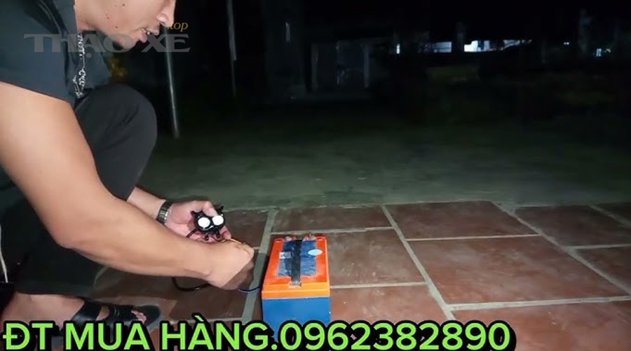 Nguồn 12V tại đèn ô tô là gì và cần đo ở đâu?
