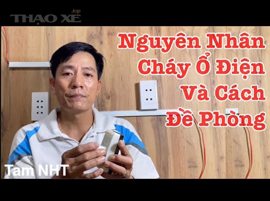 Kiểm tra cụm đèn xi nhan và socket xi nhan trên ô tô