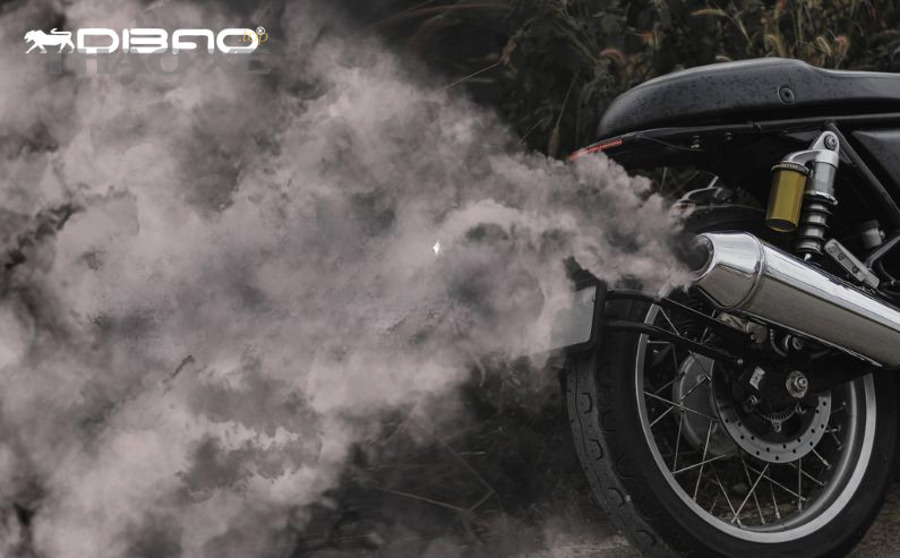 Xe ô tô ra khói đen có phải là dấu hiệu bất thường không?