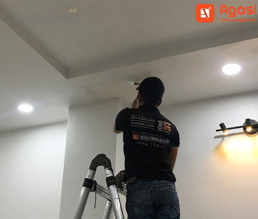 Làm sao ước tính đúng chi phí sửa đèn trần ô tô trước khi mang xe đi?