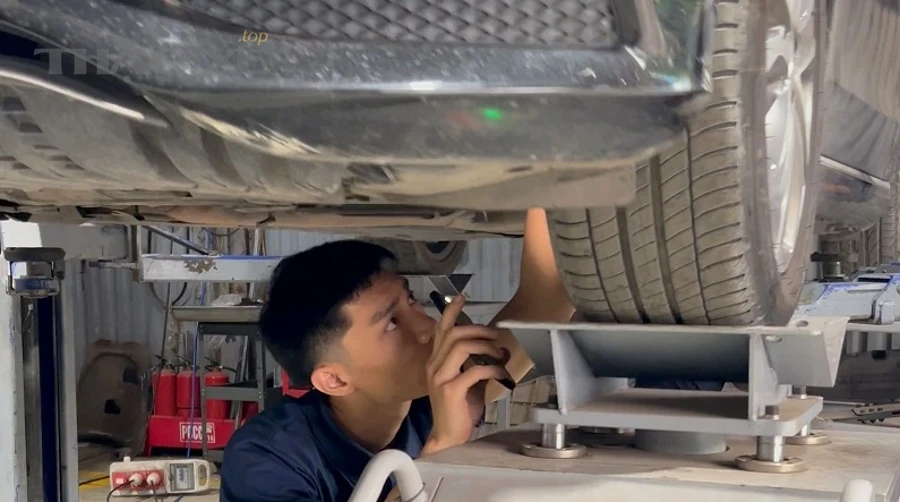 gầm xe ô tô cần kiểm tra khi xe rung theo tốc độ