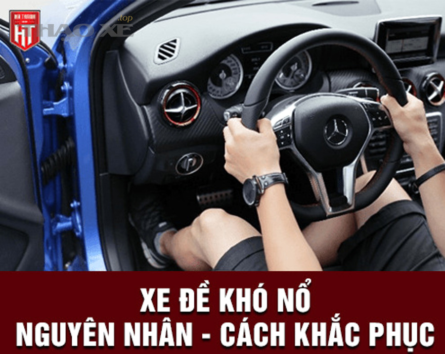 Kỹ thuật viên kiểm tra hệ thống nhiên liệu và đánh lửa trên ô tô không nổ máy