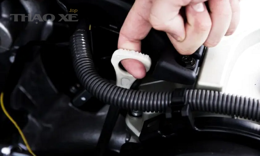 Kiểm tra dầu hộp số và dầu vi sai đúng cách cần chuẩn bị những gì?