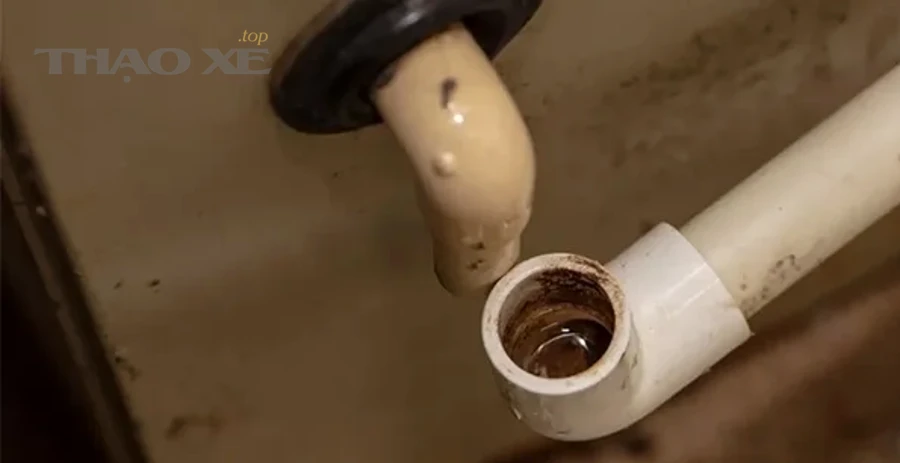 Làm thế nào để ngăn ống thoát nước điều hòa bị tắc và gây mùi trở lại?