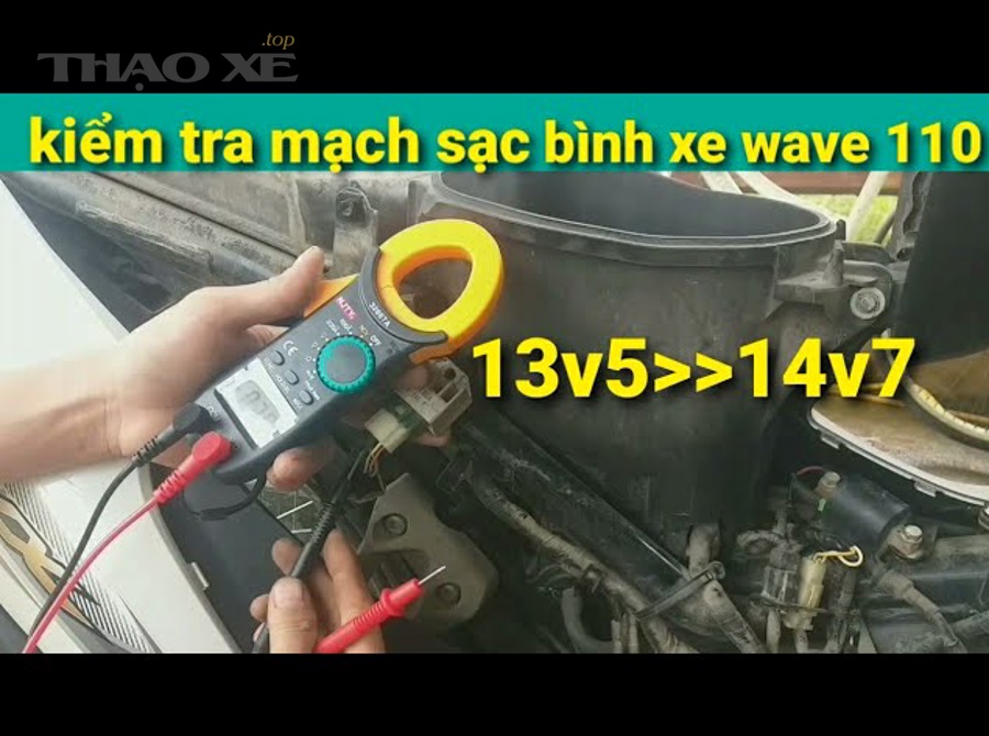 Dấu hiệu sạc máy phát yếu trên ô tô như đèn báo sạc và đèn pha yếu
