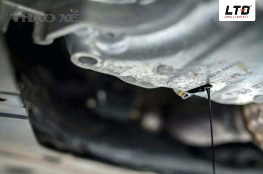 Dấu hiệu nhận biết rỉ dầu nhanh nhất cho tài xế (trước khi quá muộn)