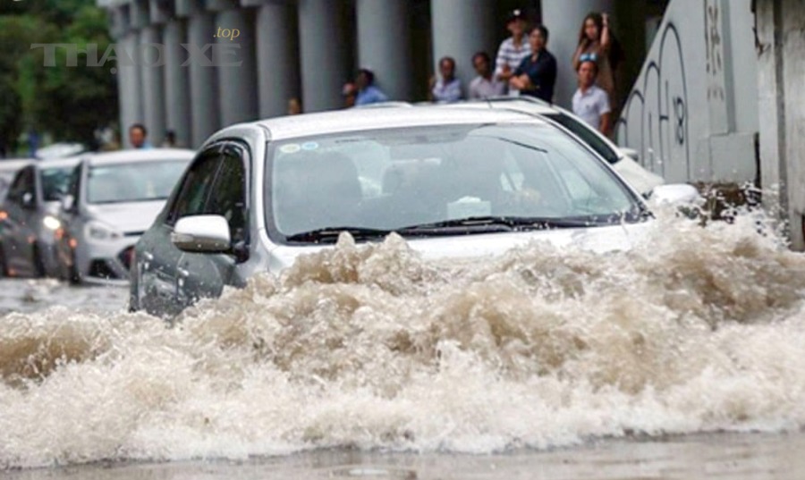 Thanh truyền bị cong do hiện tượng thủy kích (hydrolock)
