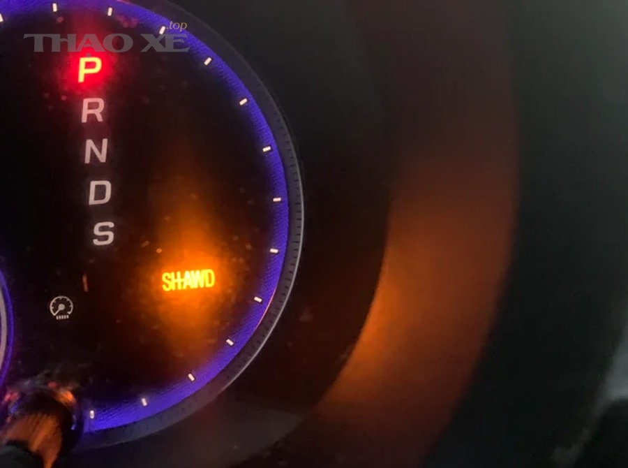 Kiểm tra nắp bình xăng và đọc lỗi OBD2 khi đèn check engine sáng